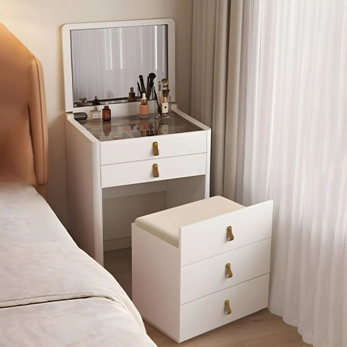 imgi_5_1754880486-1 (1) Ivory – Fällbar spegel med sminkbord - Bild 1